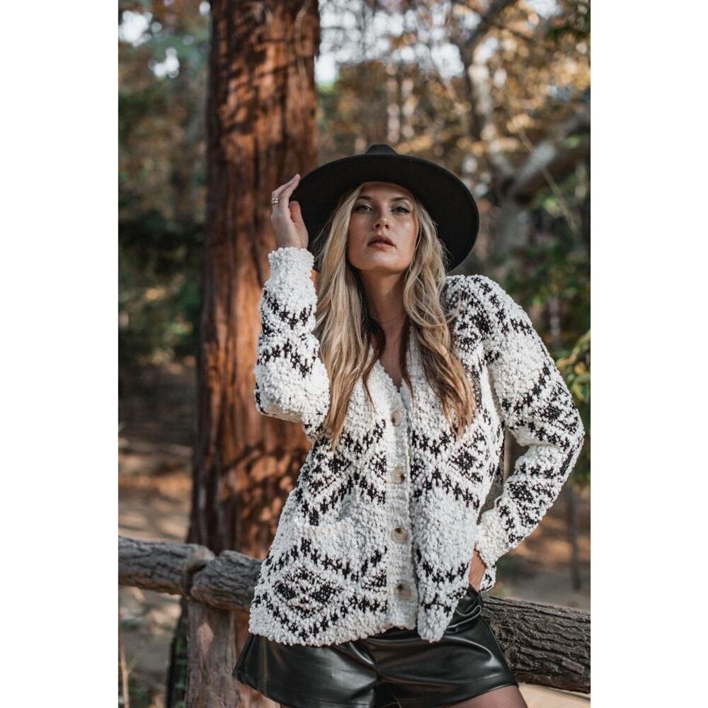 HYFVE Black White Oversized Popcorn Knit Button Down Cardigan Sweater Size Small